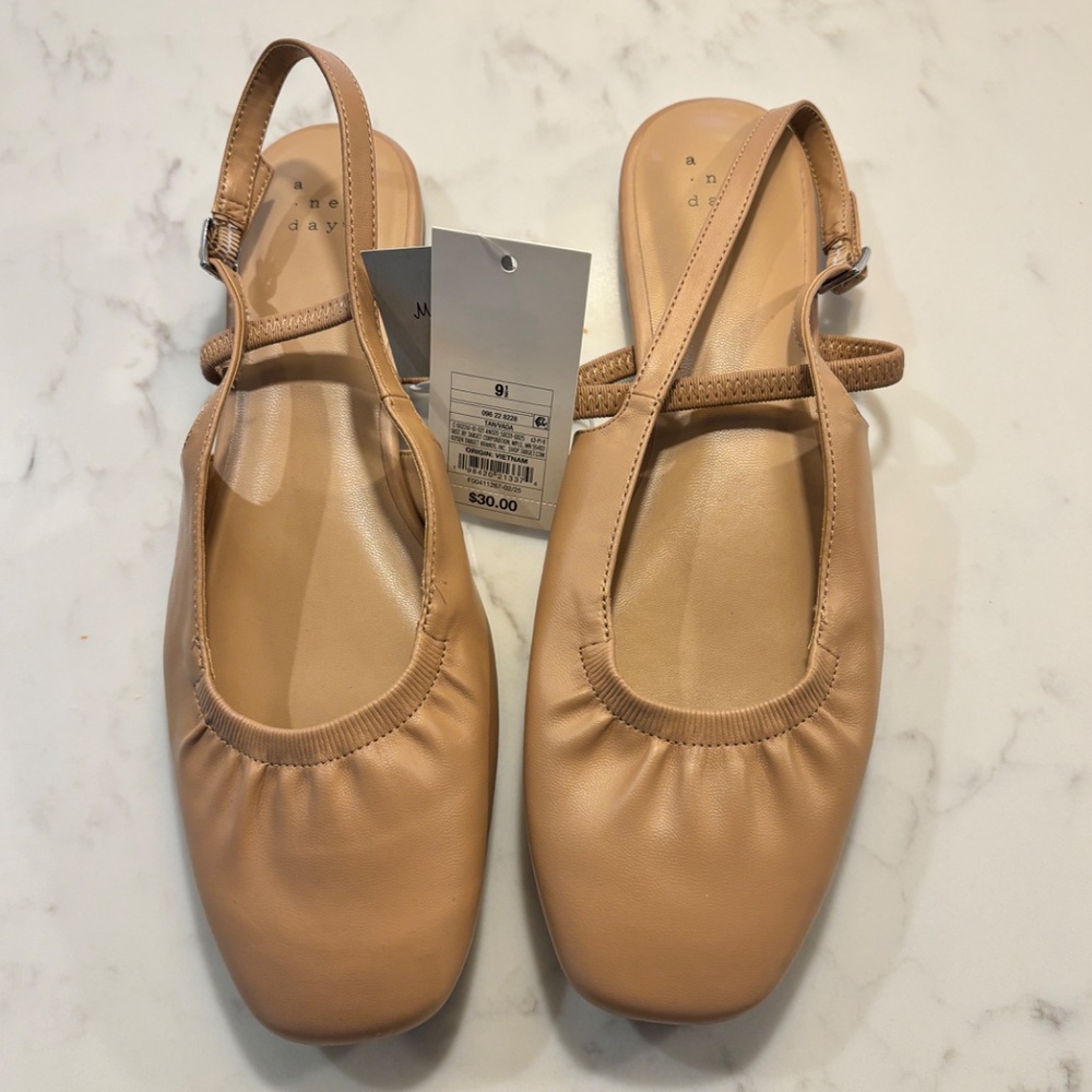 A New Day Nude Slingbacks 9.5 - Picture 2 of 2